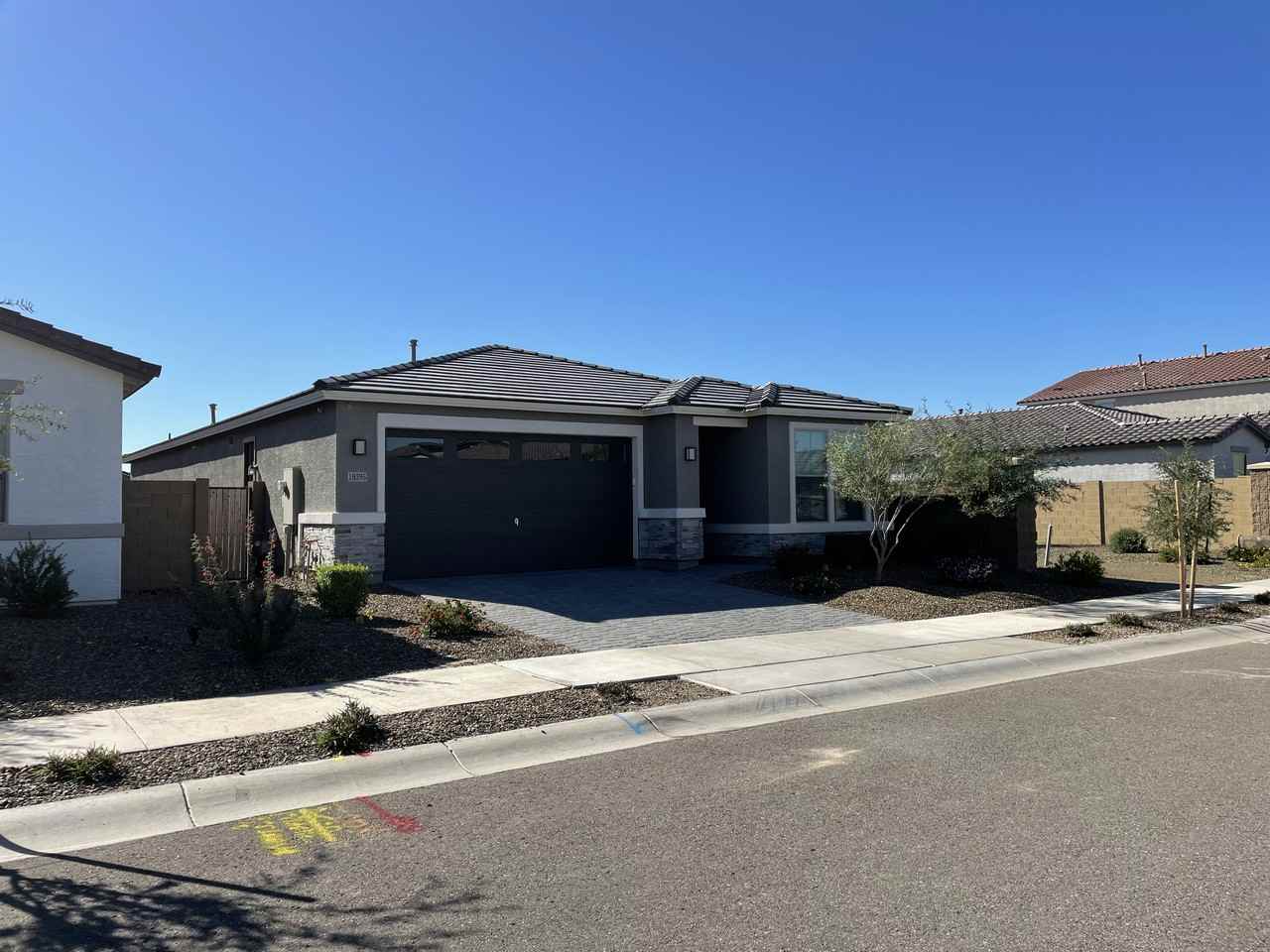 18395 W Ewers Dr - Photo 2 of 33