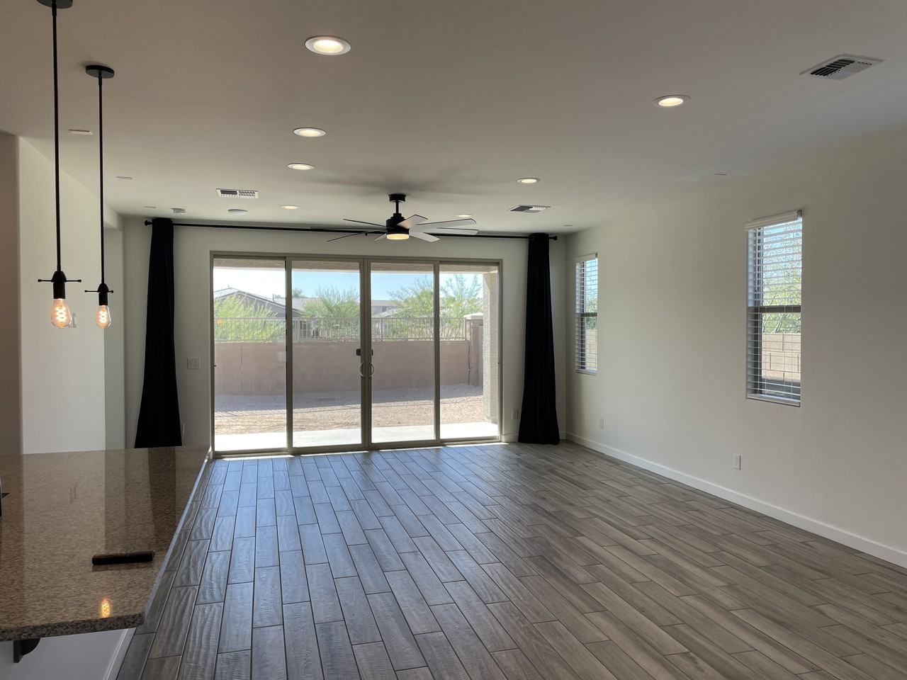 18395 W Ewers Dr - Photo 5 of 33