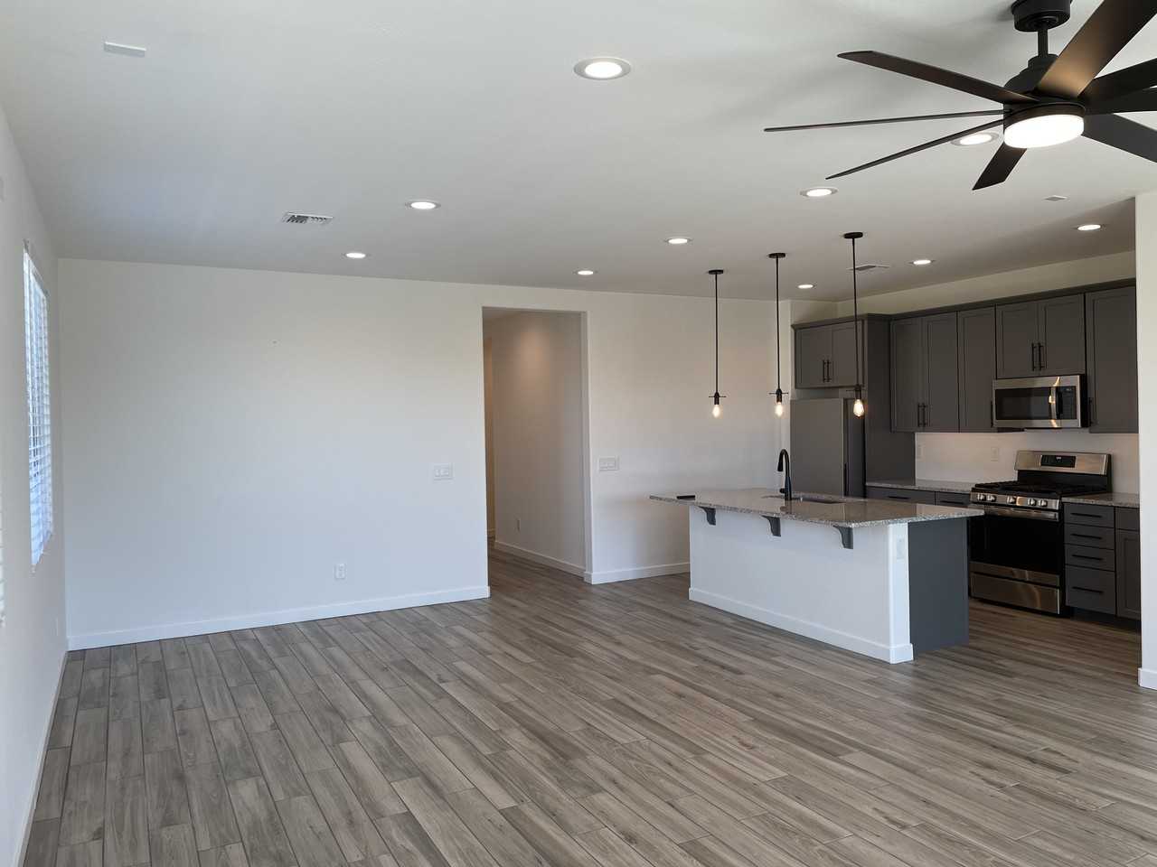 18395 W Ewers Dr - Photo 6 of 33