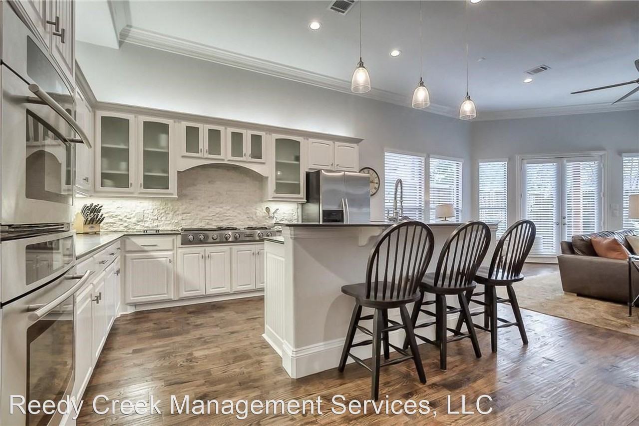 5318 Longview St - Photo 3 of 20