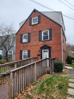 featured image of 1040 Summit St #1