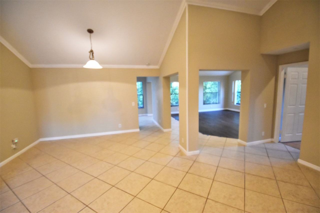 2148 Baton Rouge - Photo 3 of 17