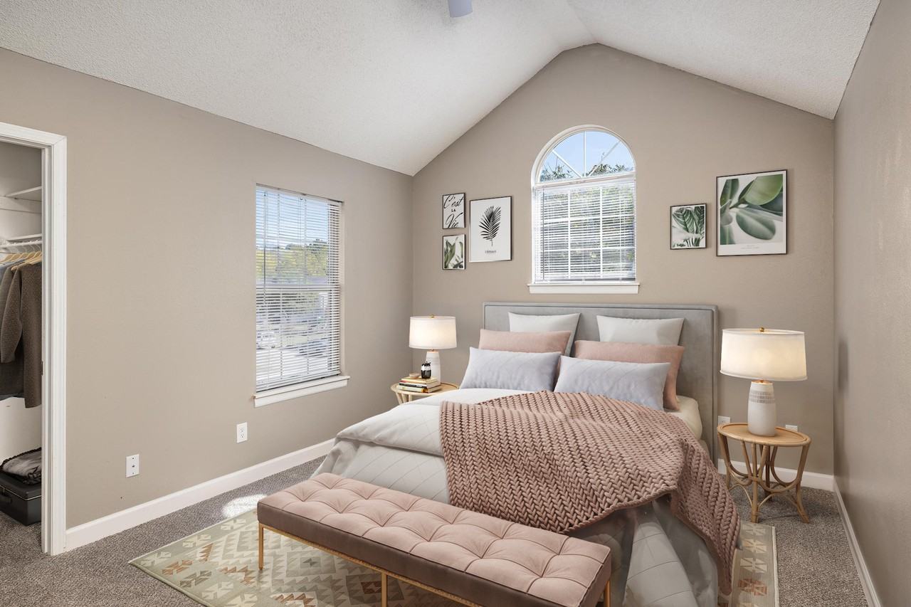 Timbercreek East Townhomes Apartments 1860 Se Timbercreek Ct, Blue