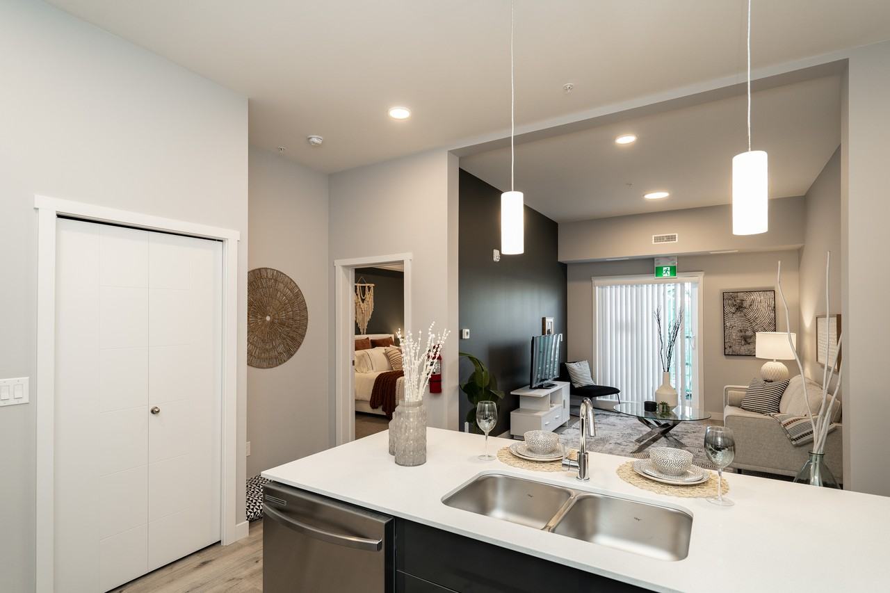 Crossings At The Refinery District Apartments 425 Ballantrae Dr