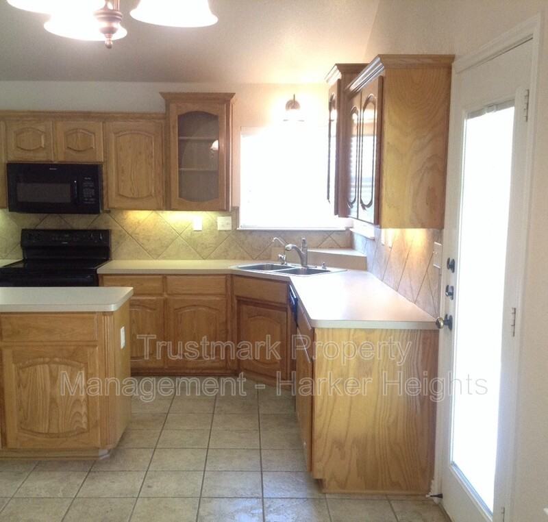 411 Winter Sun Dr - Photo 3 of 14