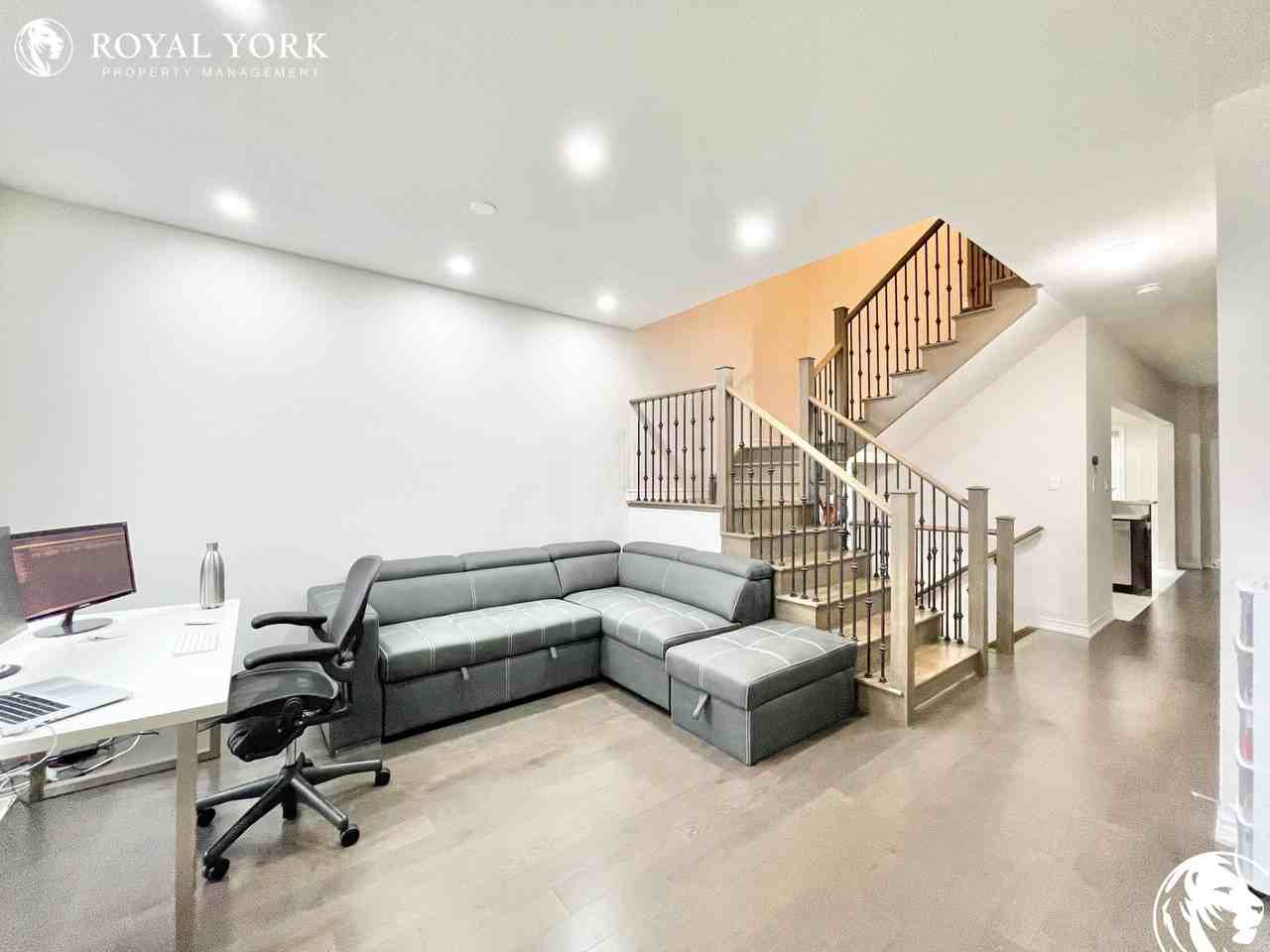 6 Hines St - Photo 3 of 35