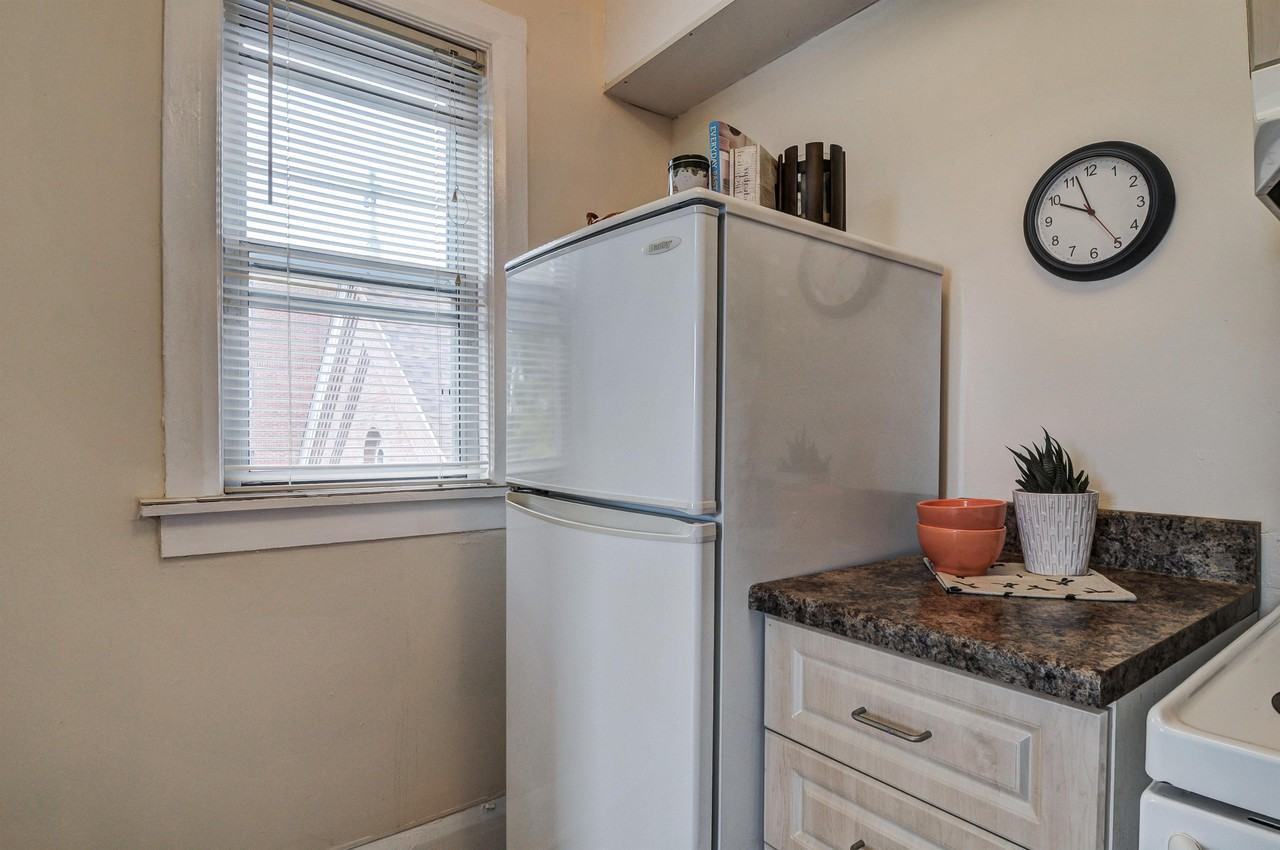 Donlands Apartments - Photo 4 of 12