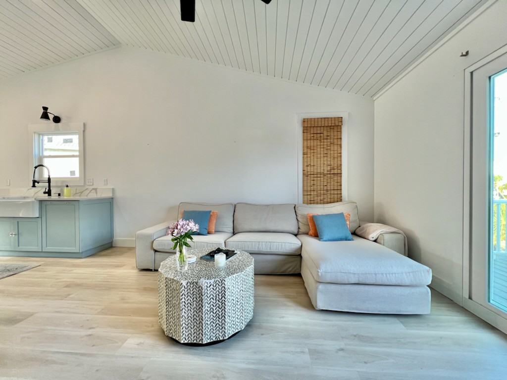 1 Gulf Breeze Ct #1 - Photo 3 of 39