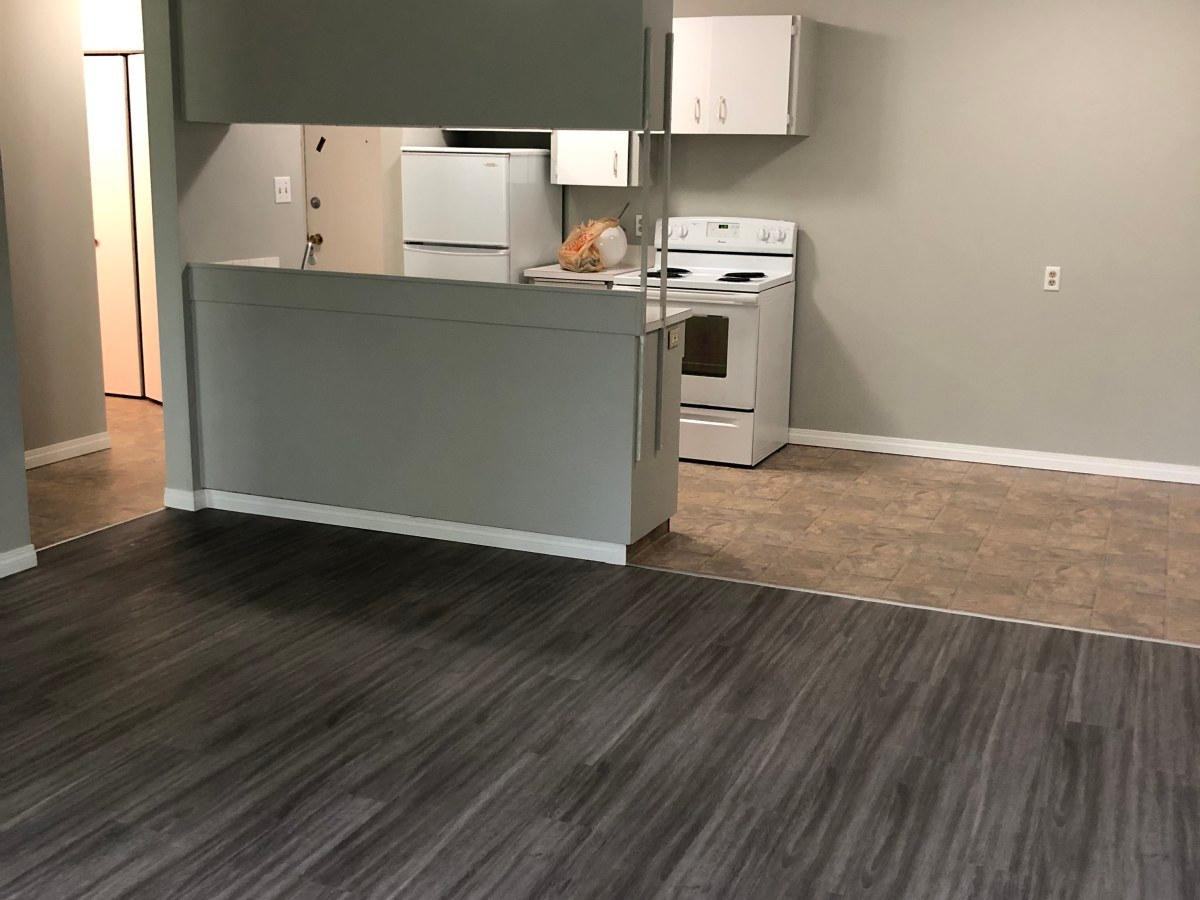 Carley Manor - Photo 2 of 8