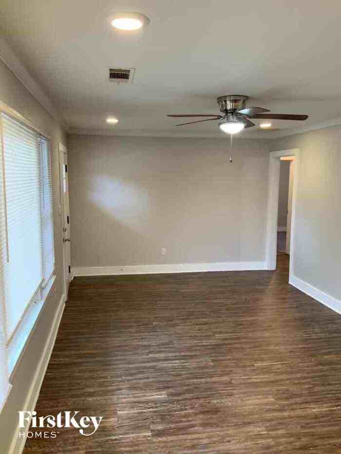 2292 Burroughs Ave Se - Photo 2 of 12