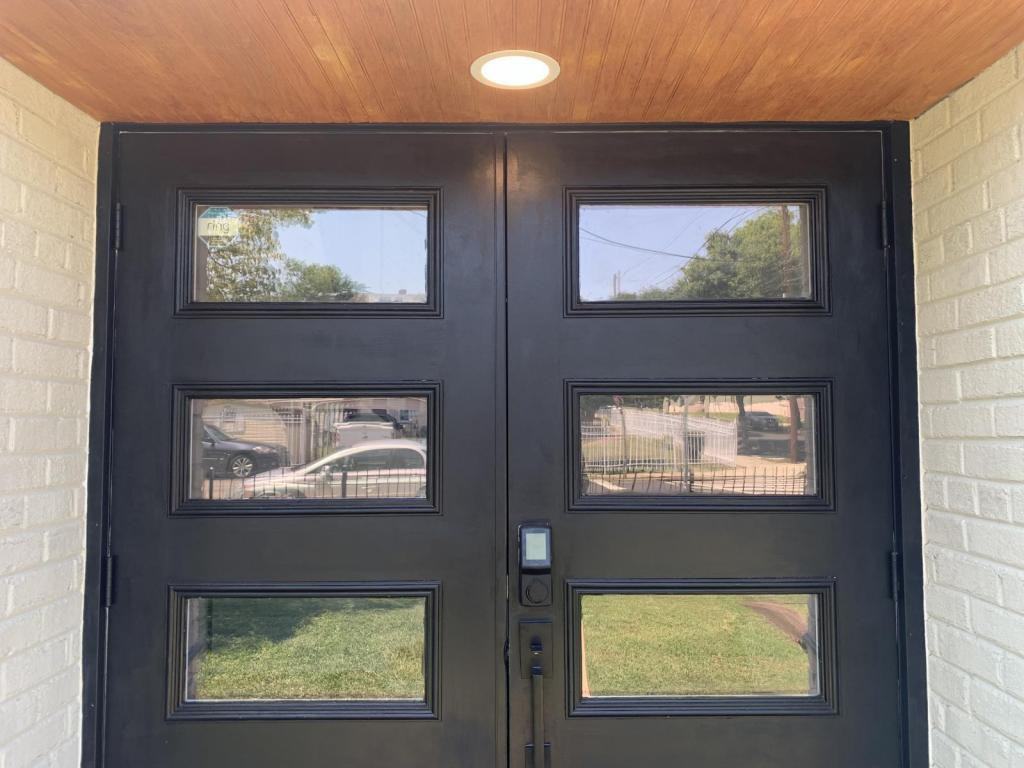 4523 Gault Pl Ne Apt 2 - Photo 3 of 18