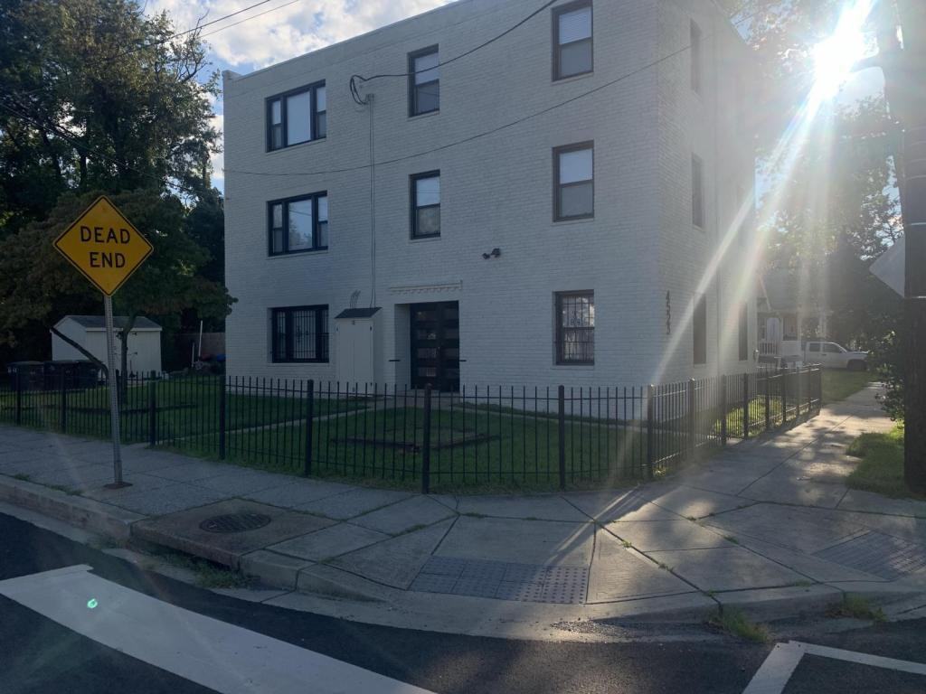 4523 Gault Pl Ne Apt 2 - Photo 2 of 18