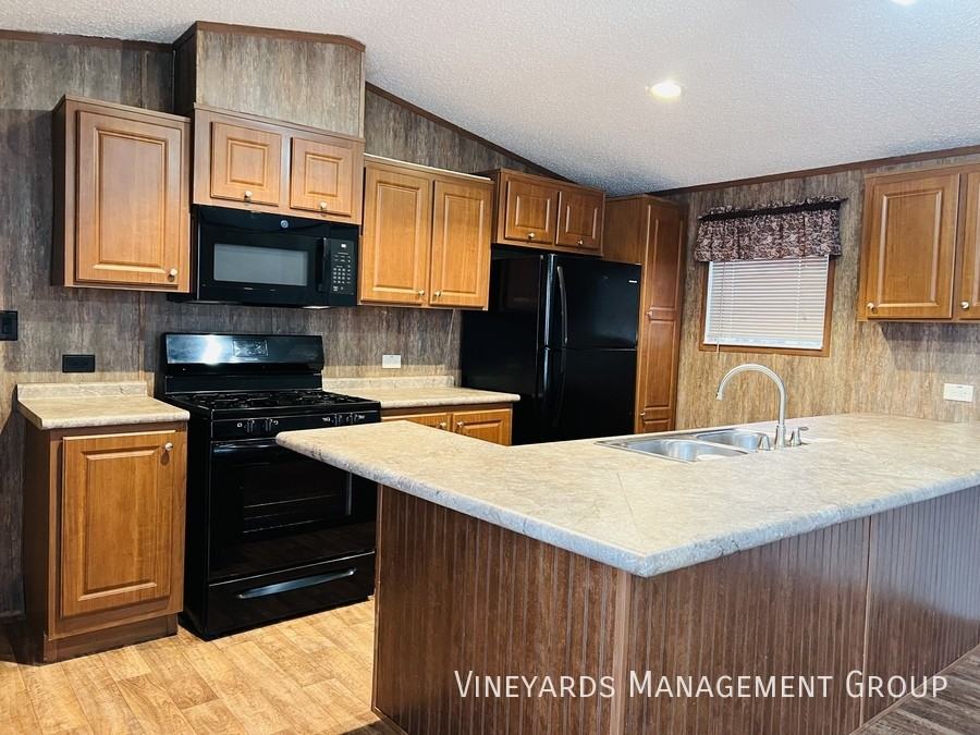 615 Mills Dr - Photo 3 of 11
