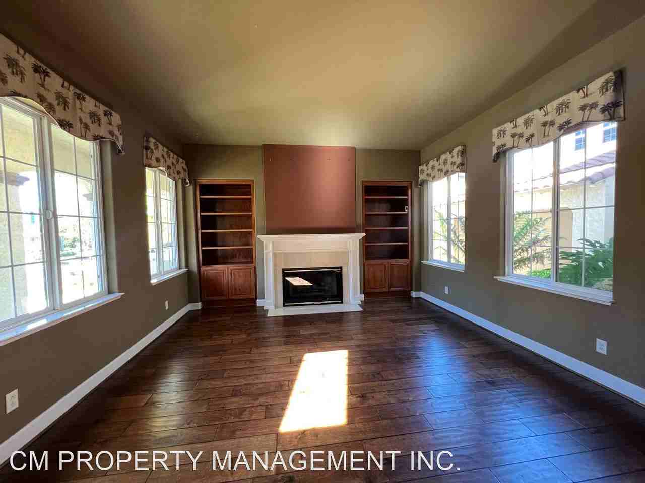 2625 Muirfield Way - Photo 3 of 47