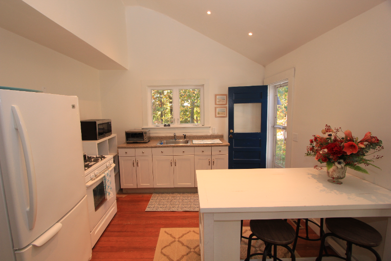 8 Beach Way - Photo 3 of 9