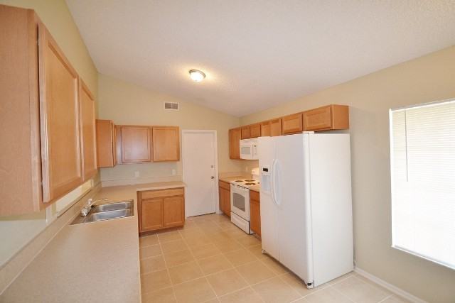 2682 Mill Run Blvd - Photo 2 of 7