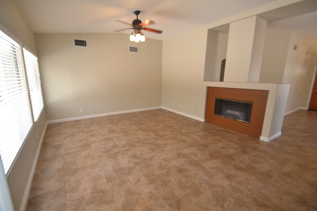7022 W Ave G - Photo 3 of 9