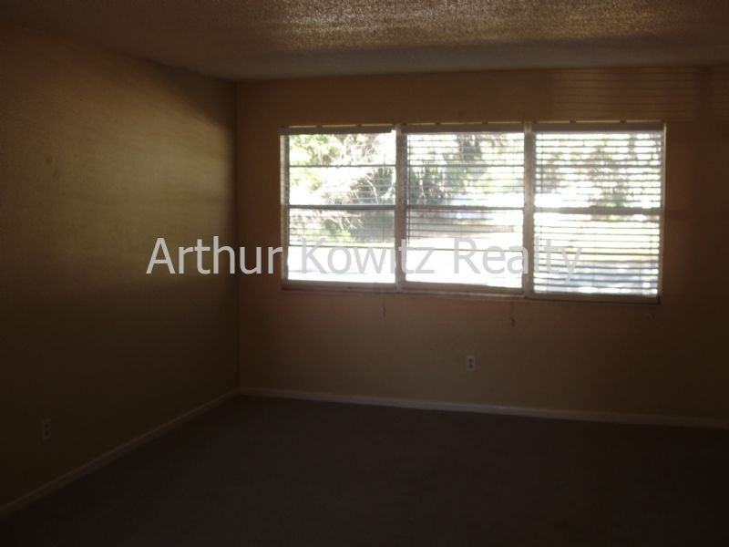 450 Tomoka Ave #114 - Photo 3 of 7