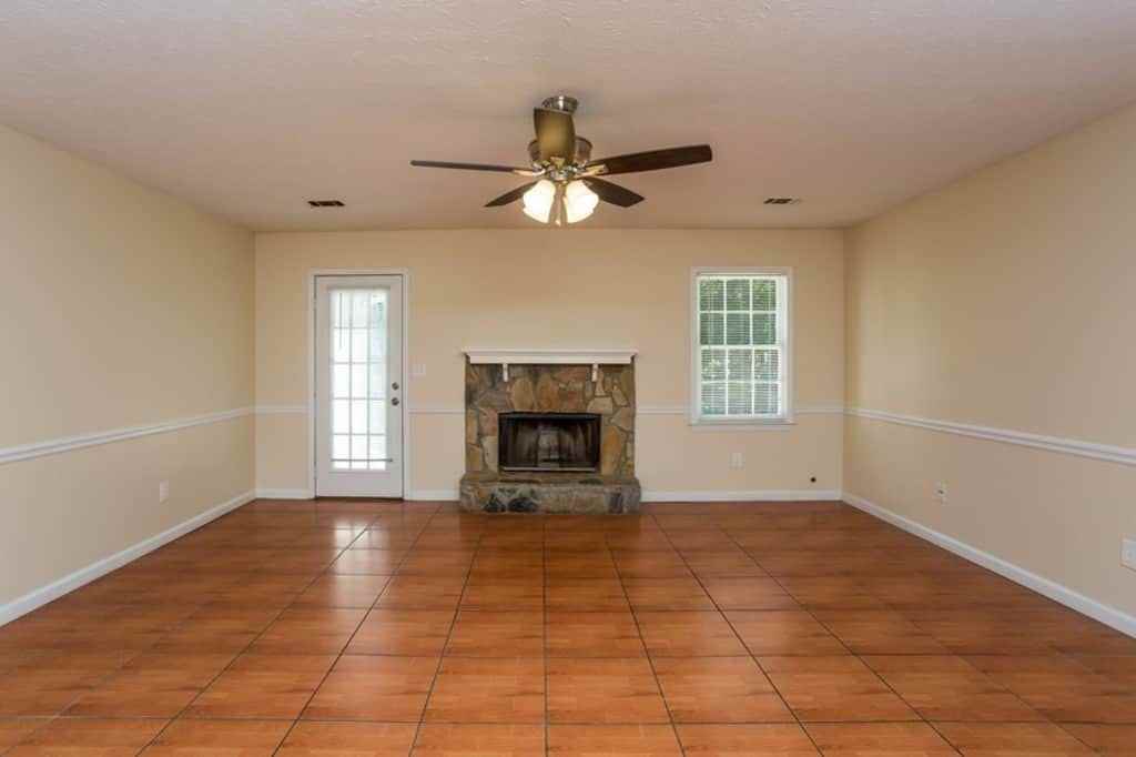 2449 Windridge Dr Ne - Photo 3 of 18