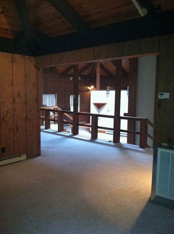 3048 Hopkins Dr - Photo 3 of 10