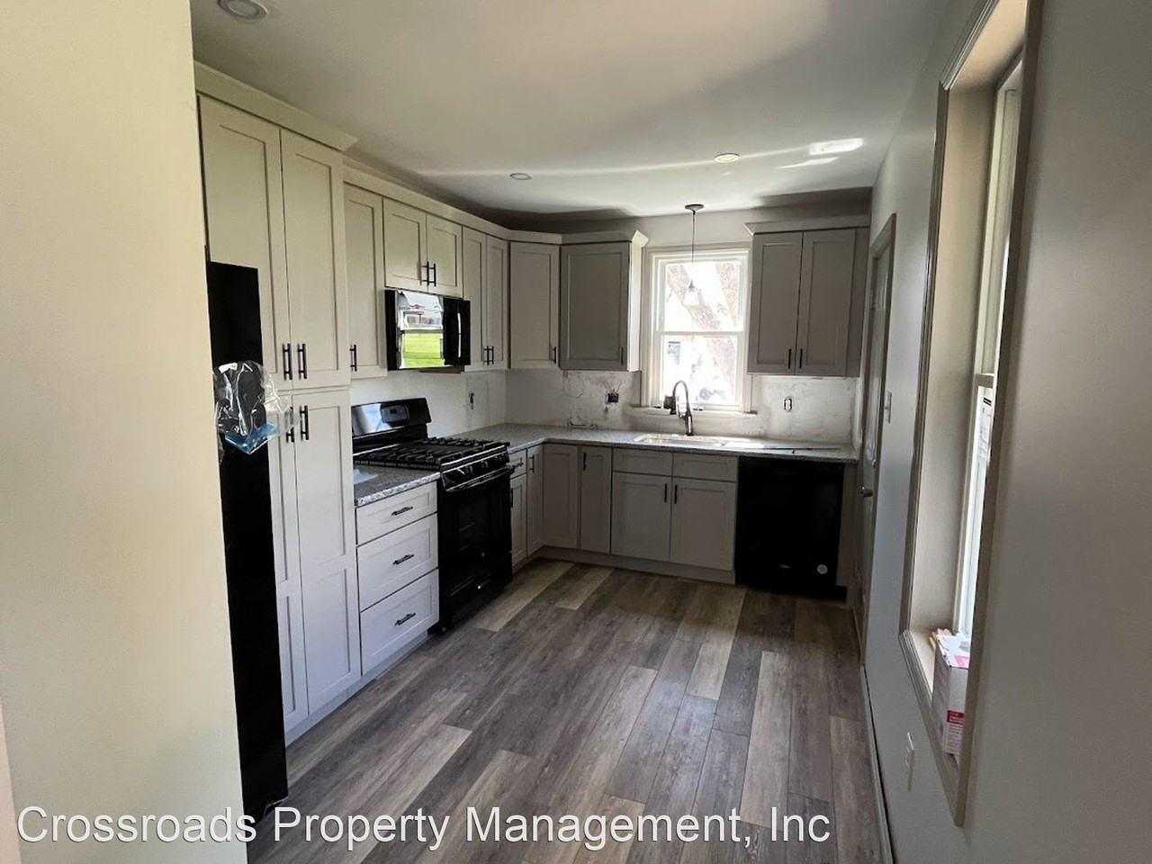 32 N Lee St - Photo 3 of 9