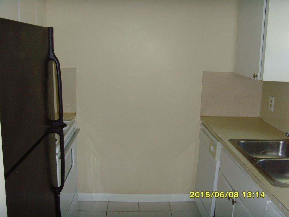 48 Masters Dr #c - Photo 2 of 5