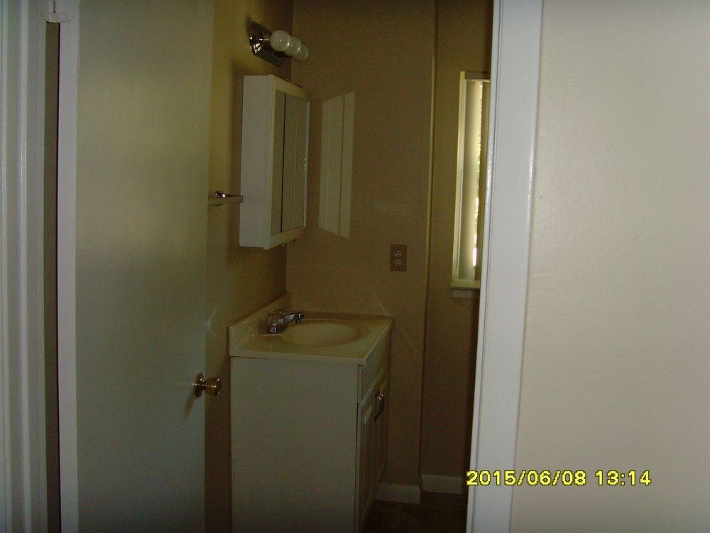 48 Masters Dr #c - Photo 3 of 5