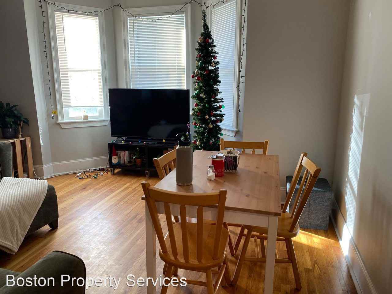 820 Parker St - Photo 3 of 13