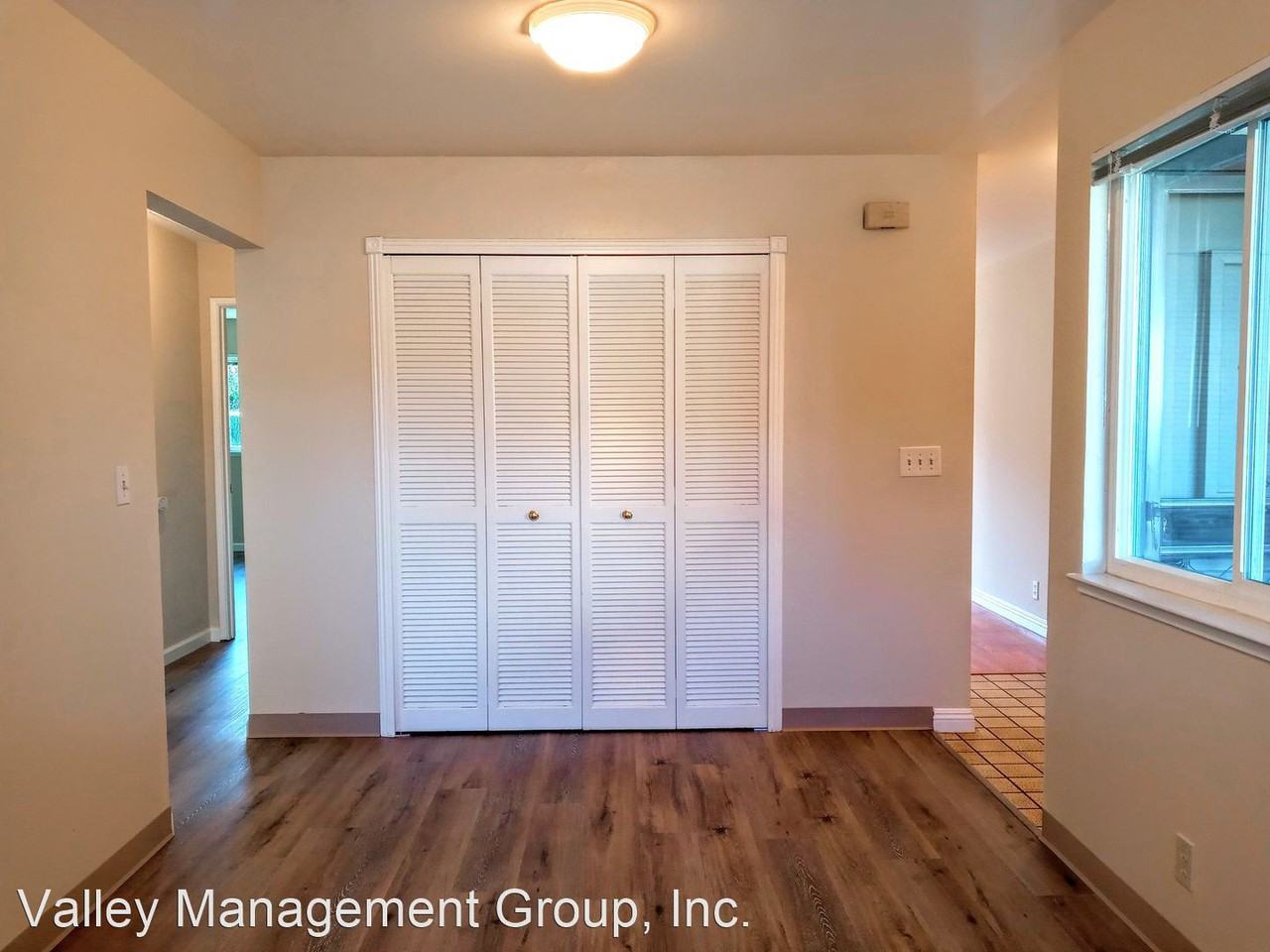 3070-3072 Walgrove Wy - Photo 2 of 25