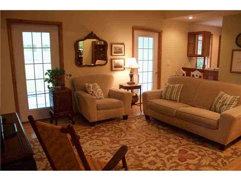 108 Pheasant Run Dr - Photo 2 of 25