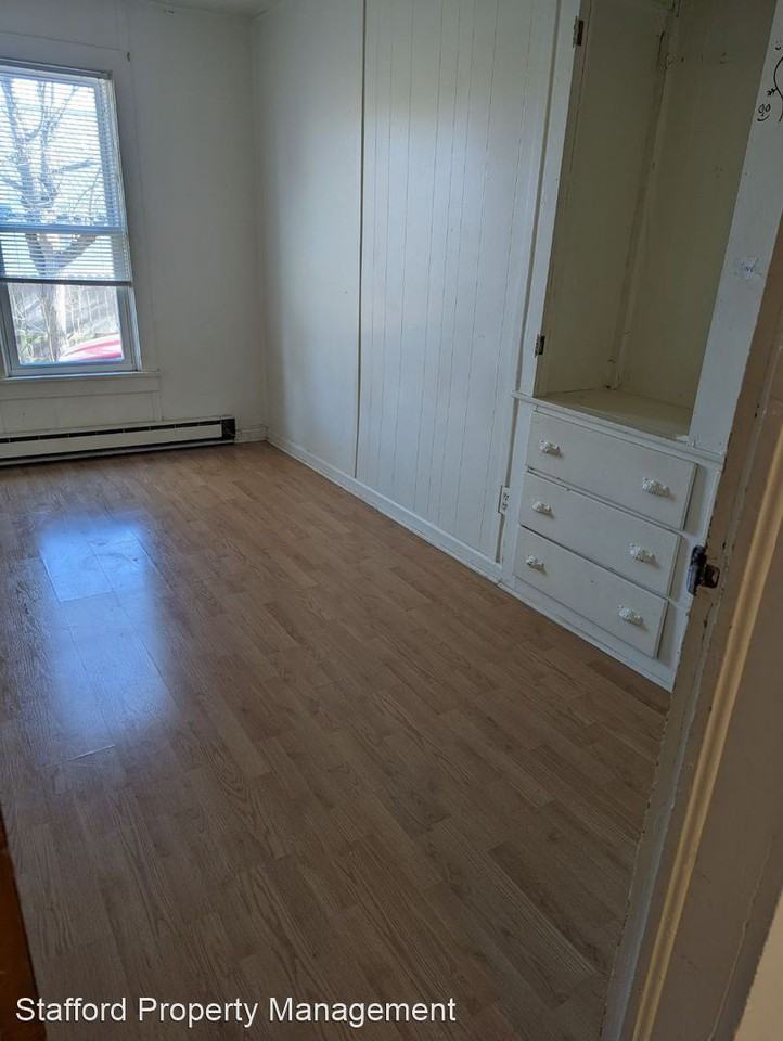 225 W Ave - Photo 3 of 5