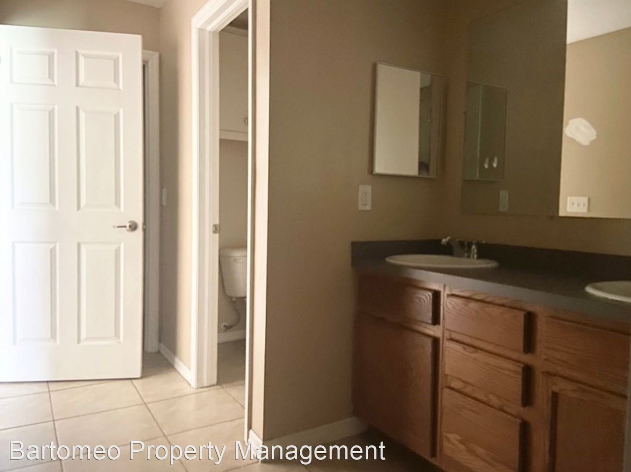 349/351 Justice Ave - Photo 2 of 12