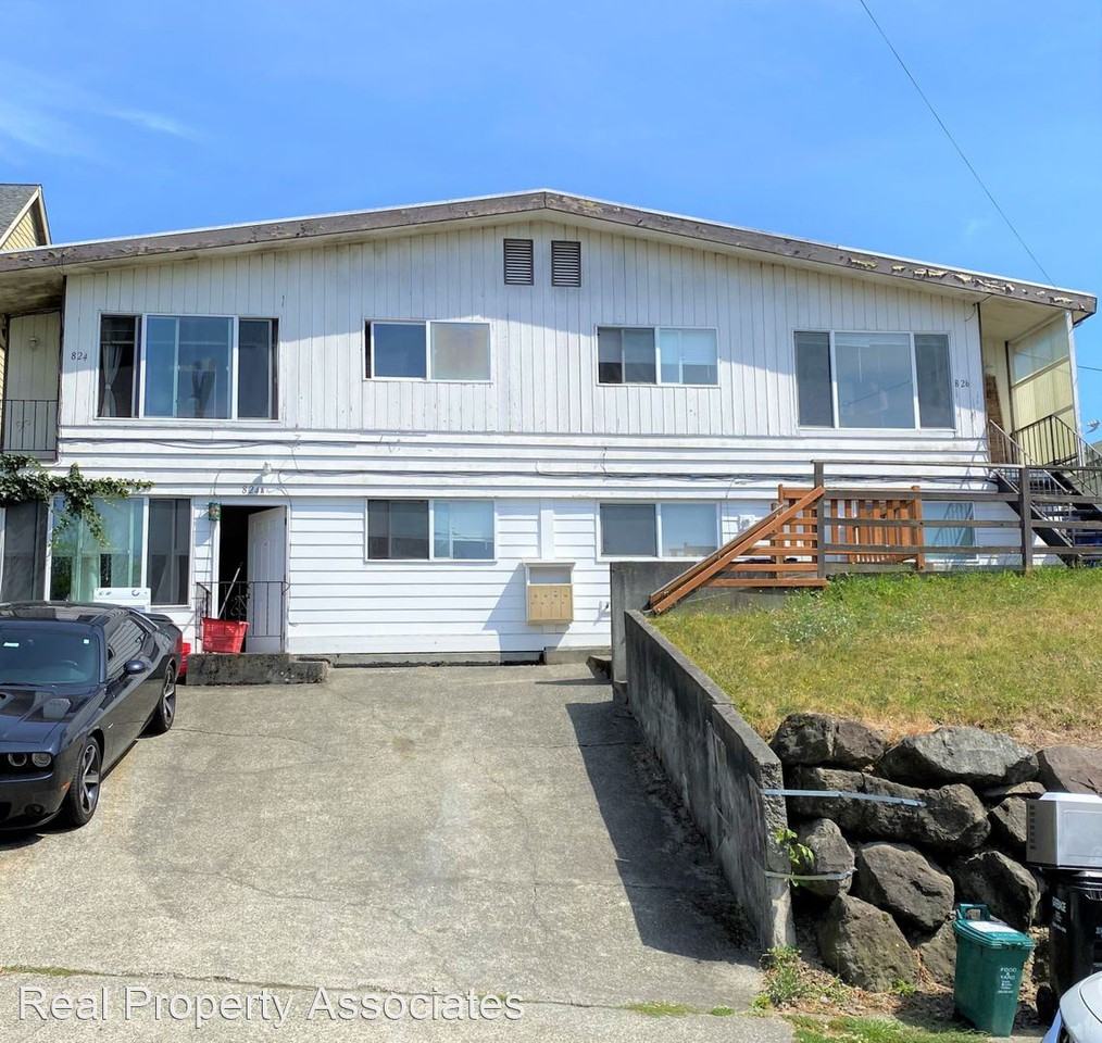 824 28th Ave S - Photo 2 of 2