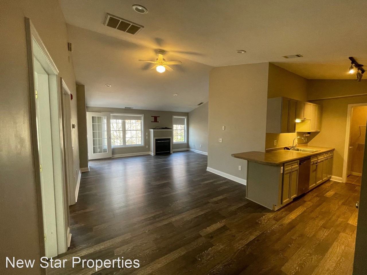 14 Crestview Cir #165 - Photo 2 of 11