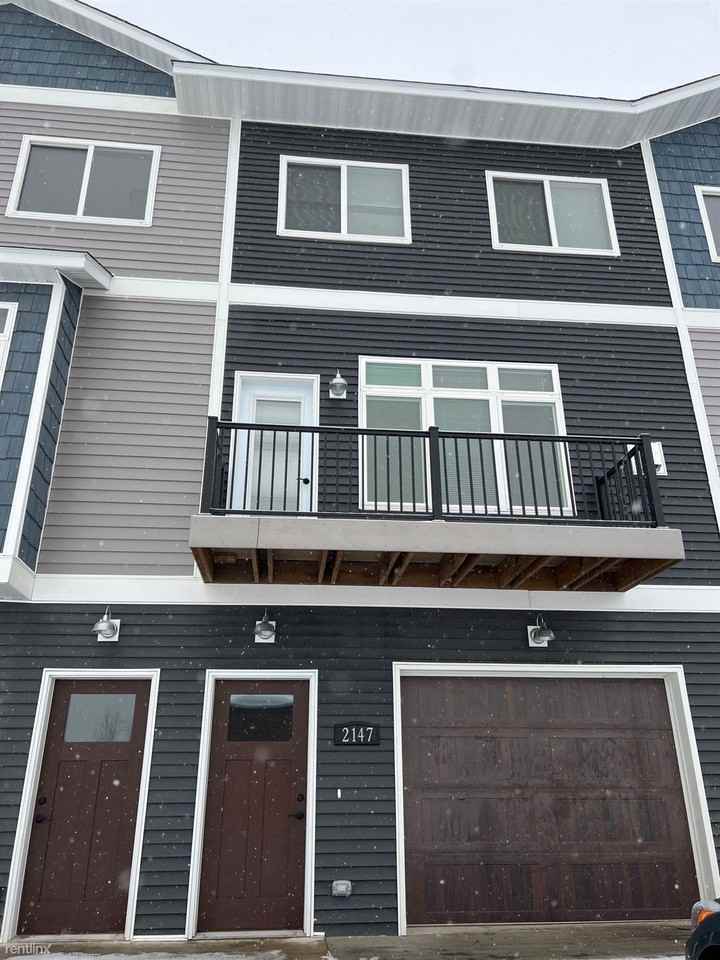 Benson Courtyard Townhomes Apartments 2204 Rolling Green Trl, North