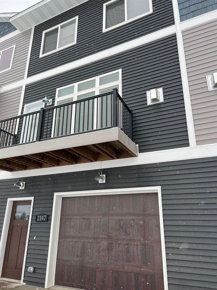 Benson Courtyard Townhomes Apartments 2204 Rolling Green Trl, North