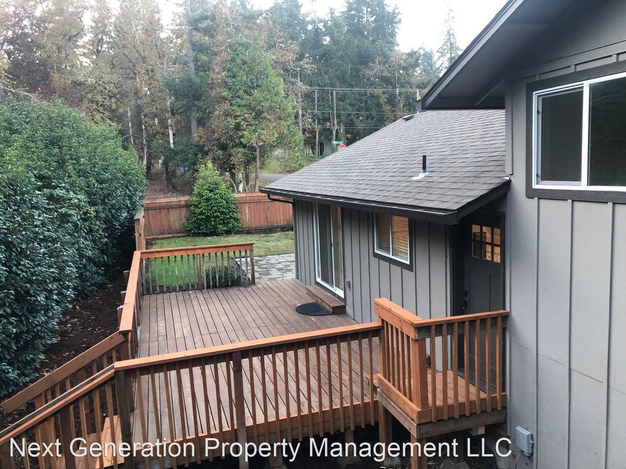 1690 Ardendale Ln - Photo 3 of 33