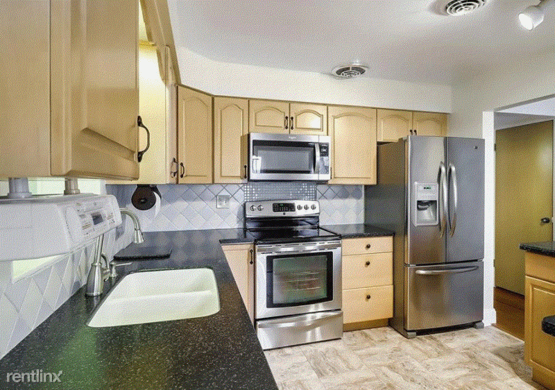 1326 W New Hampshire St - Photo 3 of 15
