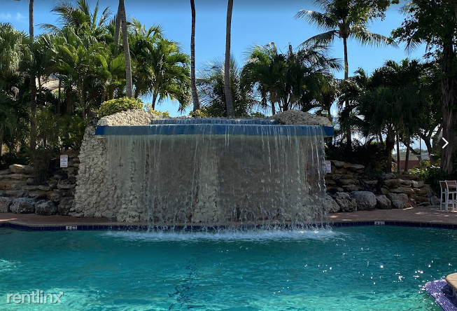 19255 Ne 10th Ave - Photo 3 of 9