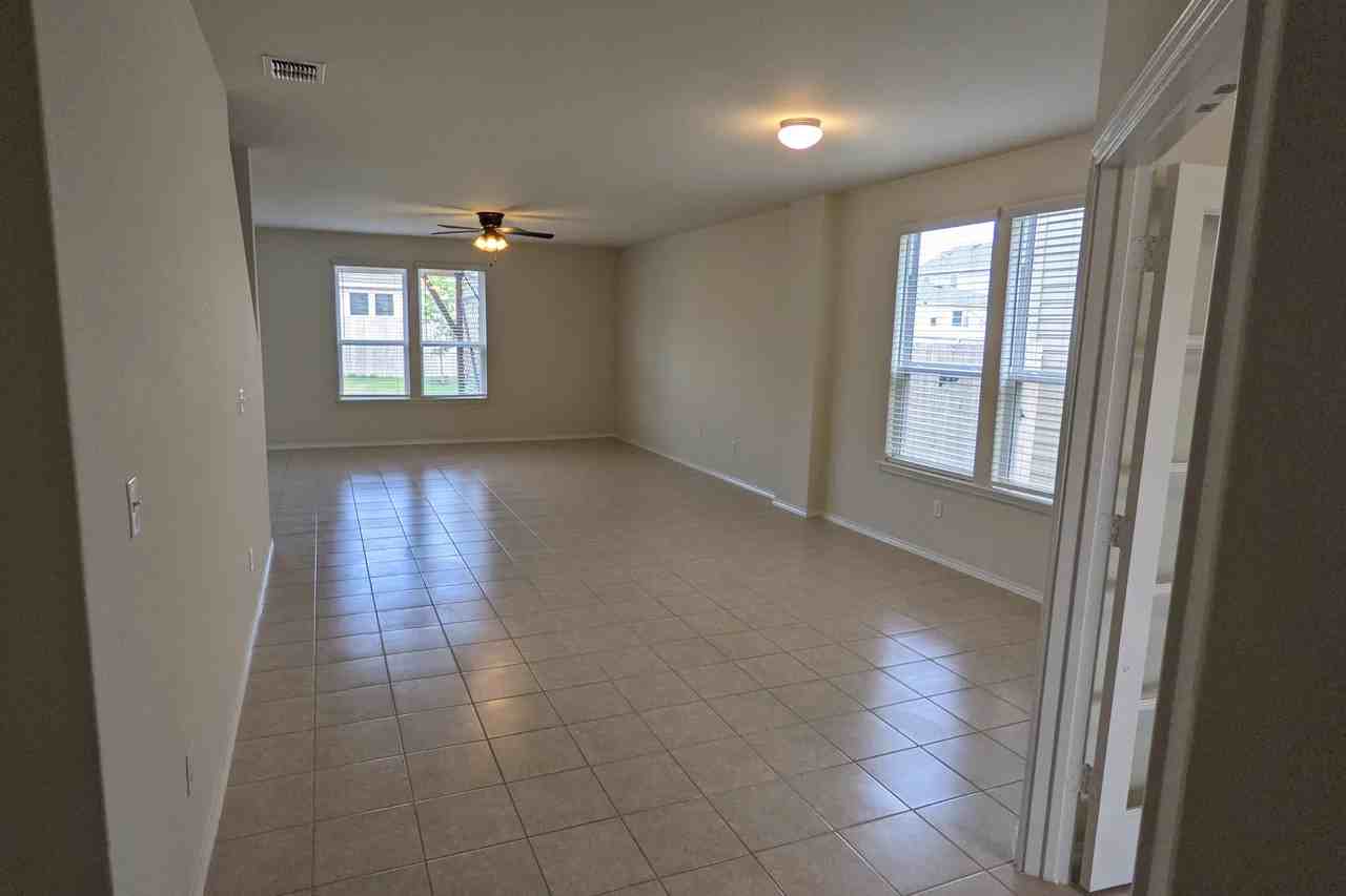 428 Holly Bush - Photo 2 of 15