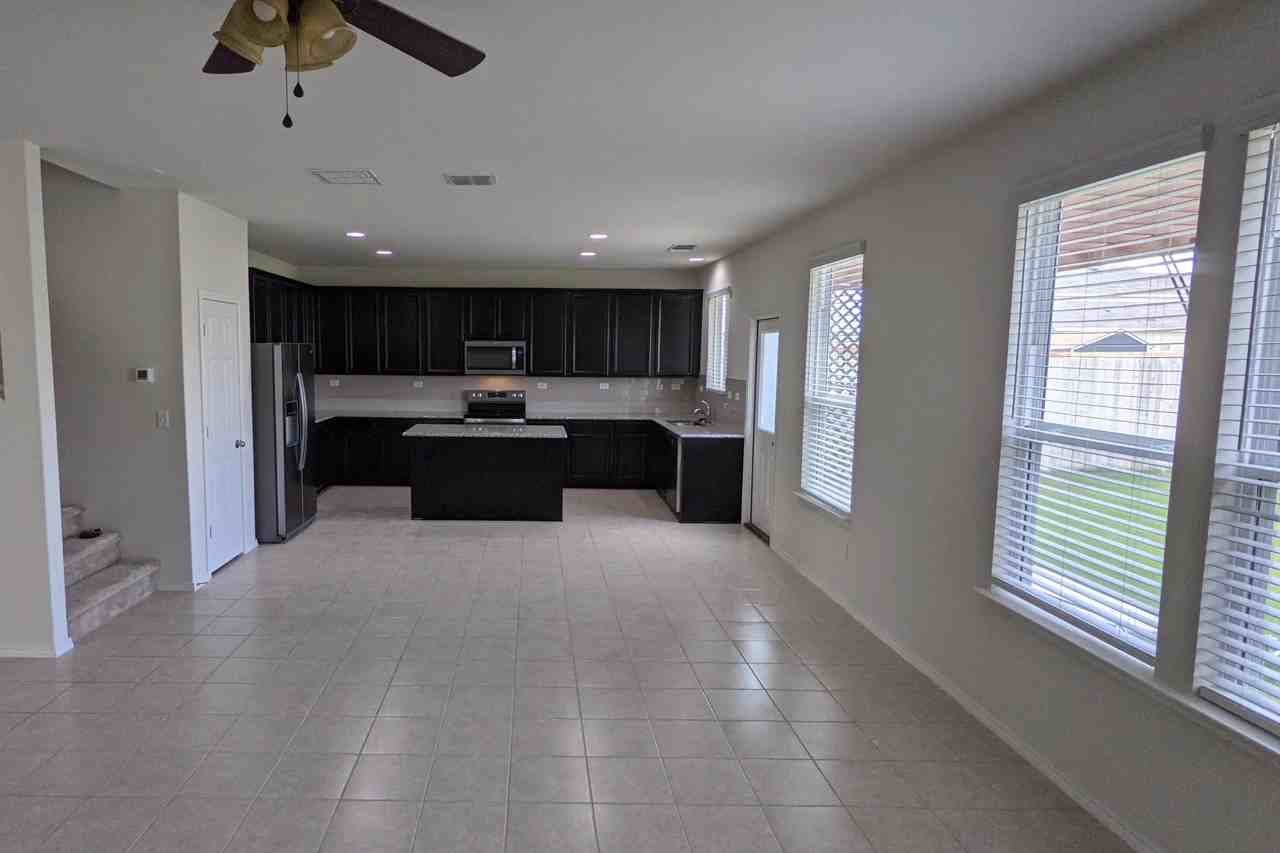 428 Holly Bush - Photo 3 of 15