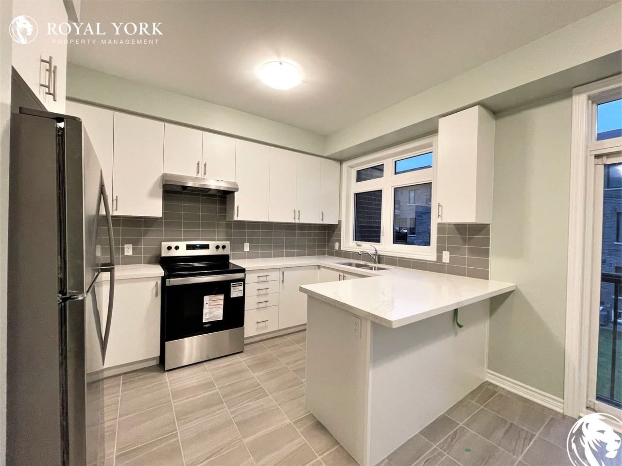 12 Royal Collection Way - Photo 3 of 37