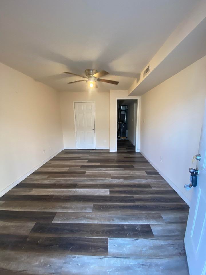 1611 Nutwood St - Photo 3 of 10