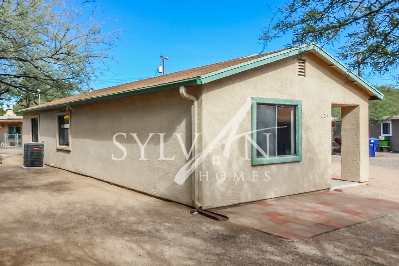 304 N Silverbell Rd - Photo 3 of 15
