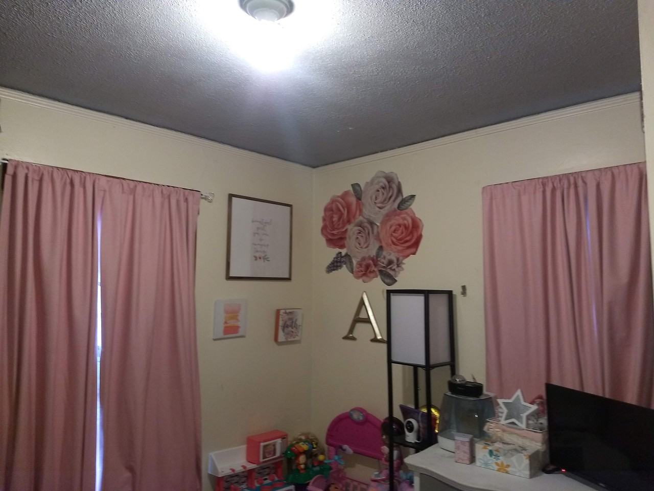 825 Water St - Photo 4 of 9