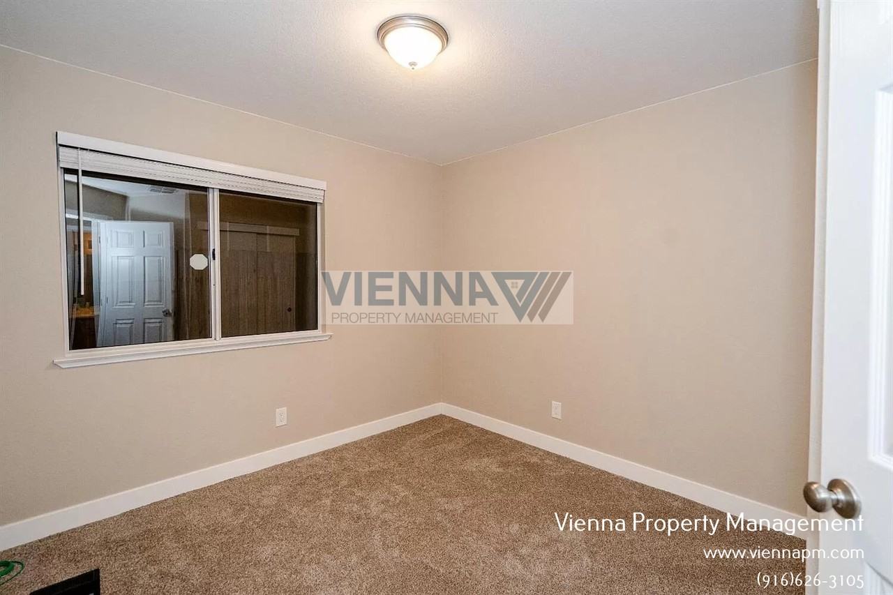 5749 Terrace Dr - Photo 7 of 9