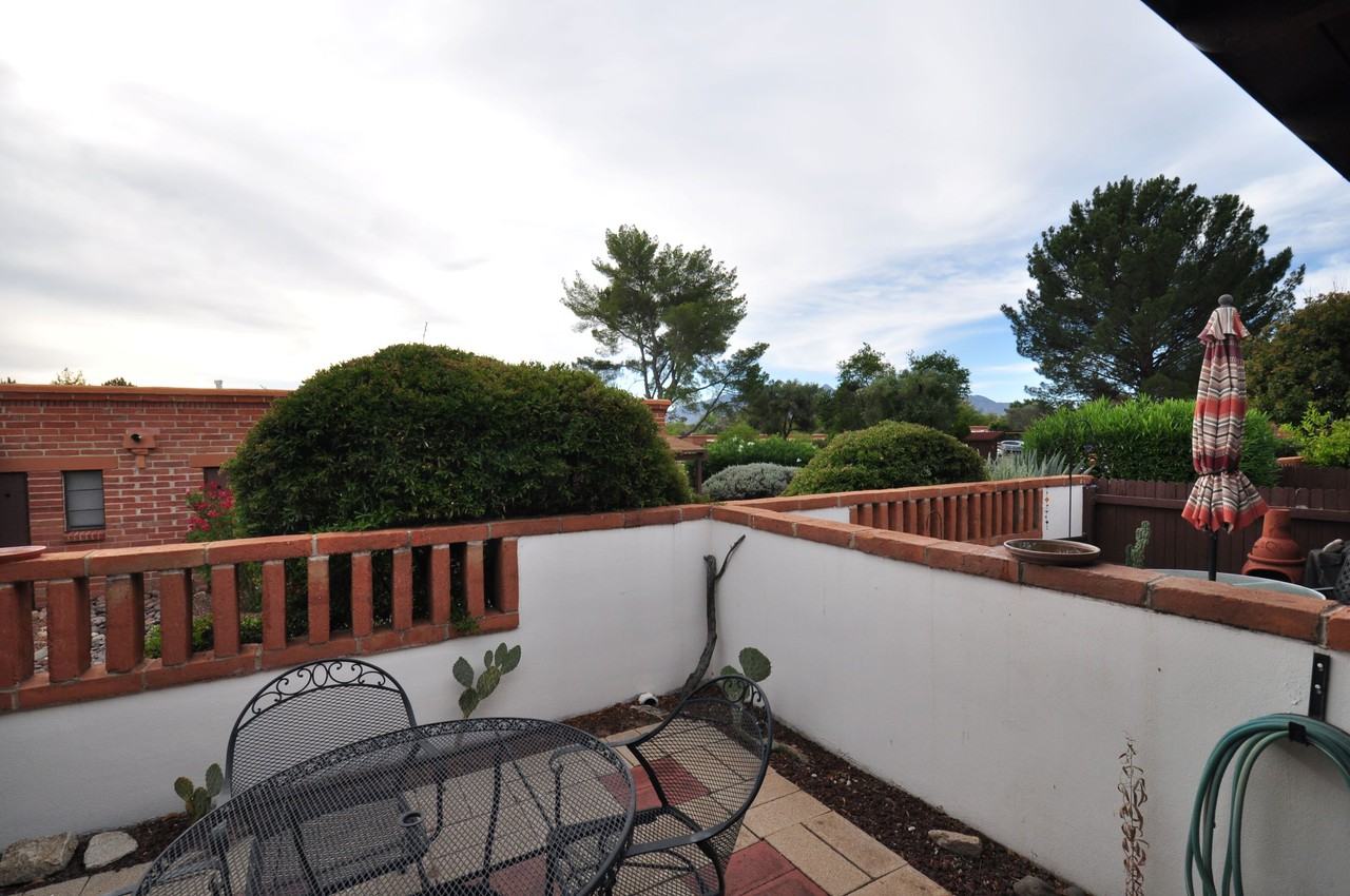 230 S Paseo Sarta #D - Photo 3 of 10
