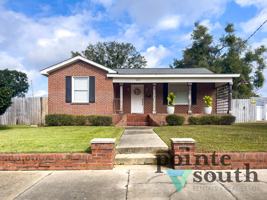 featured image of 1618 W Garden St