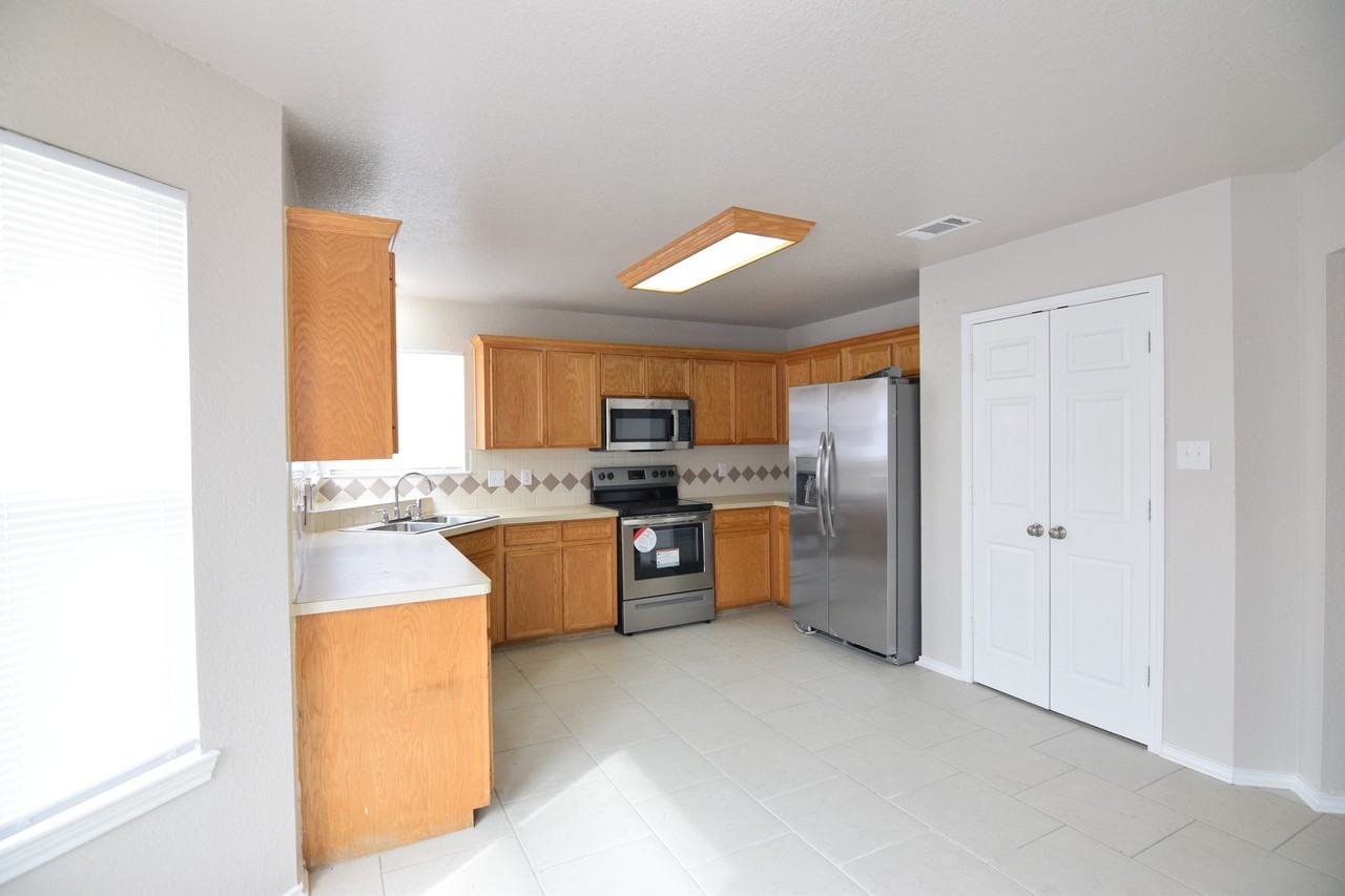 4712 Aspen Dr - Photo 4 of 21