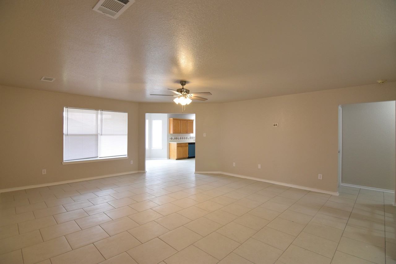 4712 Aspen Dr - Photo 7 of 21